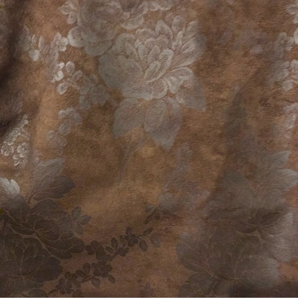 Suede Cloth Skirt with Embossed Pattern - Picture 2 of 5